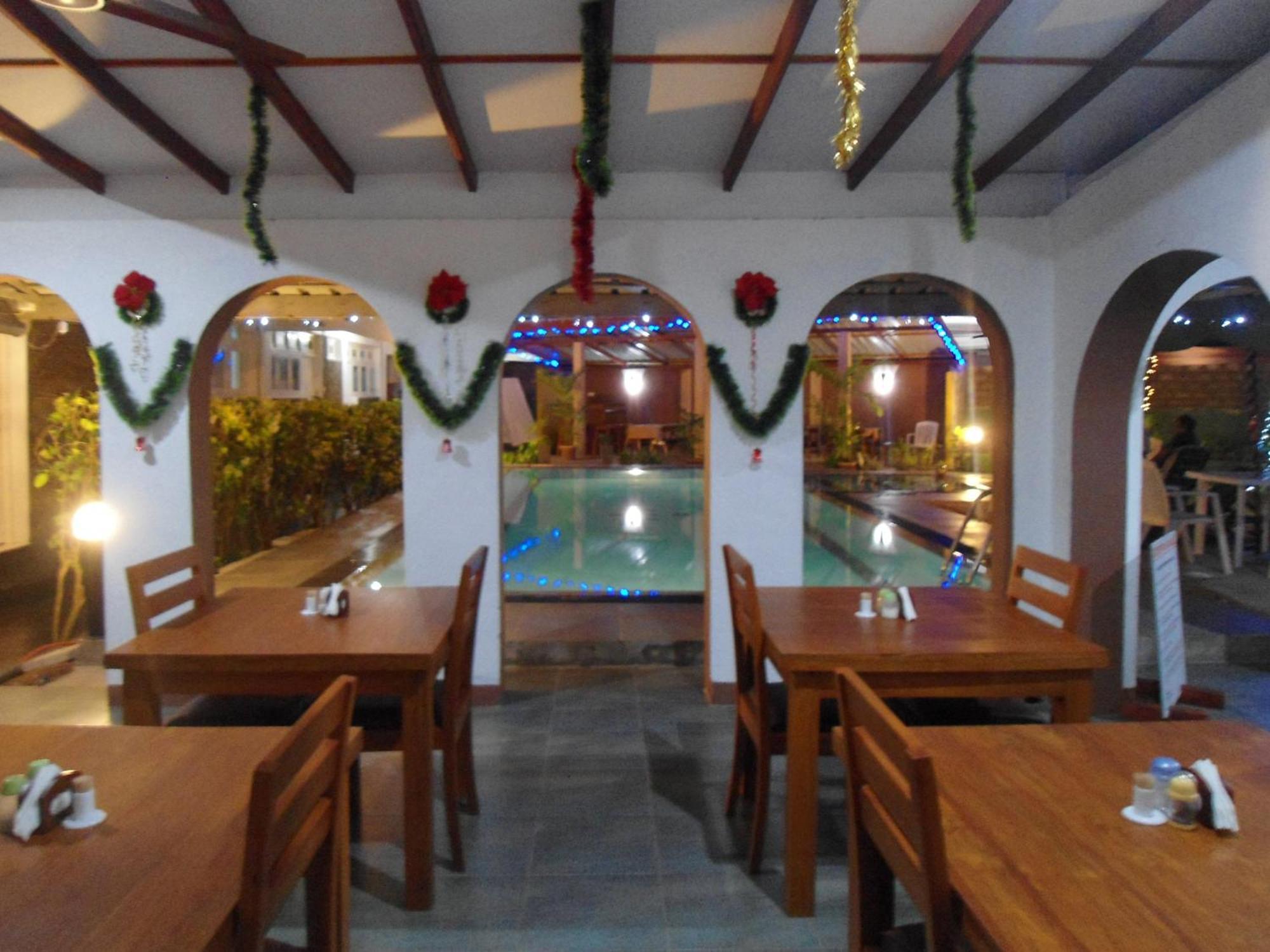 Ranveli Beach Hotel Dehiwala-Mount Lavinia Zewnętrze zdjęcie