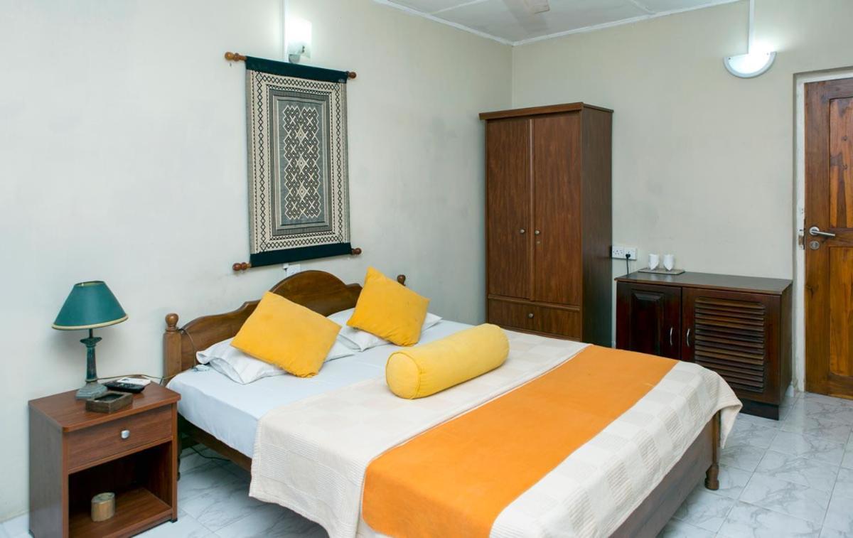 Ranveli Beach Hotel Dehiwala-Mount Lavinia Zewnętrze zdjęcie