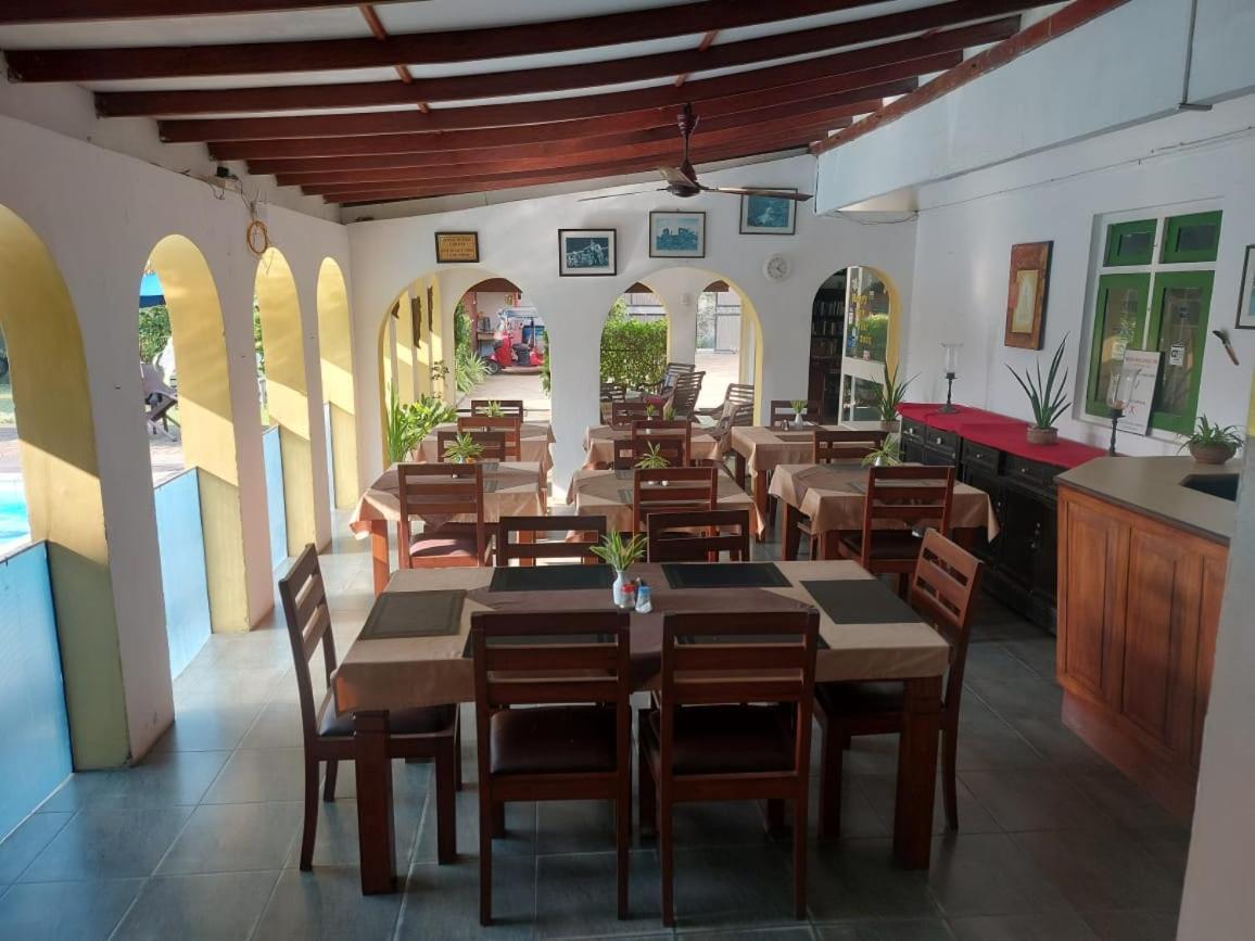 Ranveli Beach Hotel Dehiwala-Mount Lavinia Zewnętrze zdjęcie