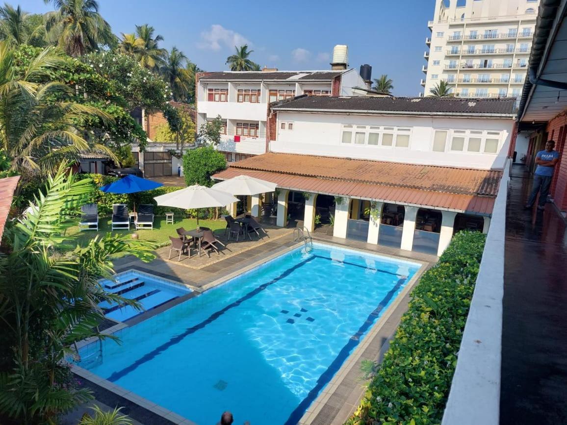 Ranveli Beach Hotel Dehiwala-Mount Lavinia Zewnętrze zdjęcie
